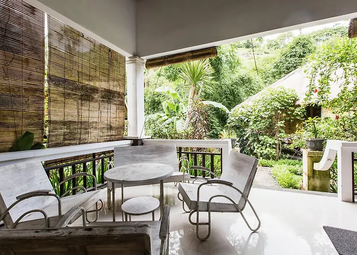 Aura & Bali 4*